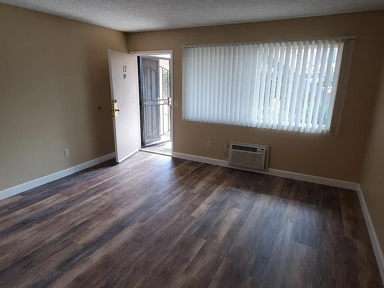 12625 Mapleview St — Photo 4
