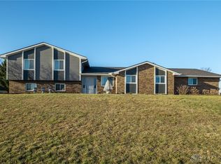 2386 Spicer Dr, Dayton, OH 45431