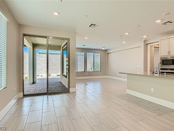 5th image of 9568 Jadeite Ln #159