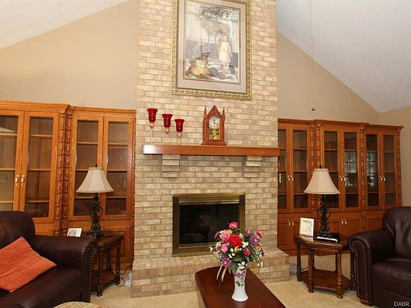 4th image of 735 Larkspur Dr