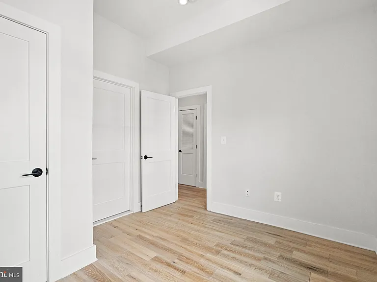 1130 Penn St NE #6 — Photo 14