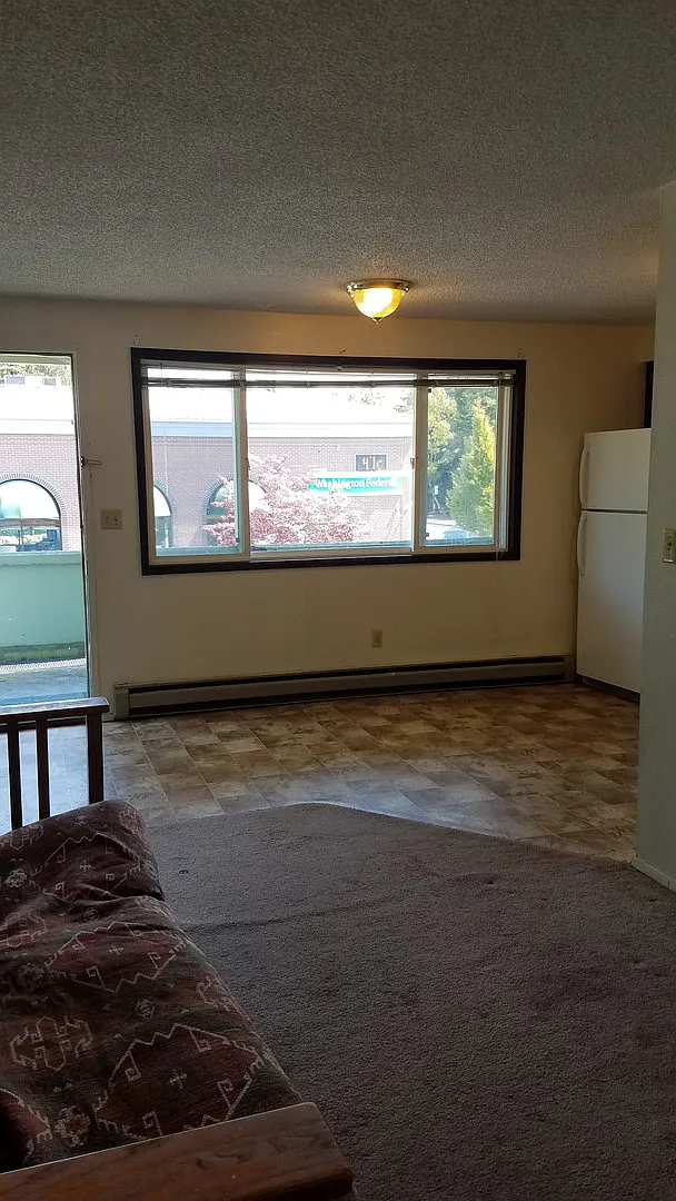 695 4th Street — Photo 3