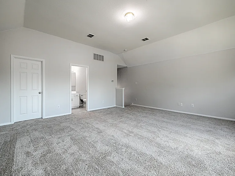 1404 Carriage Ln — Photo 30