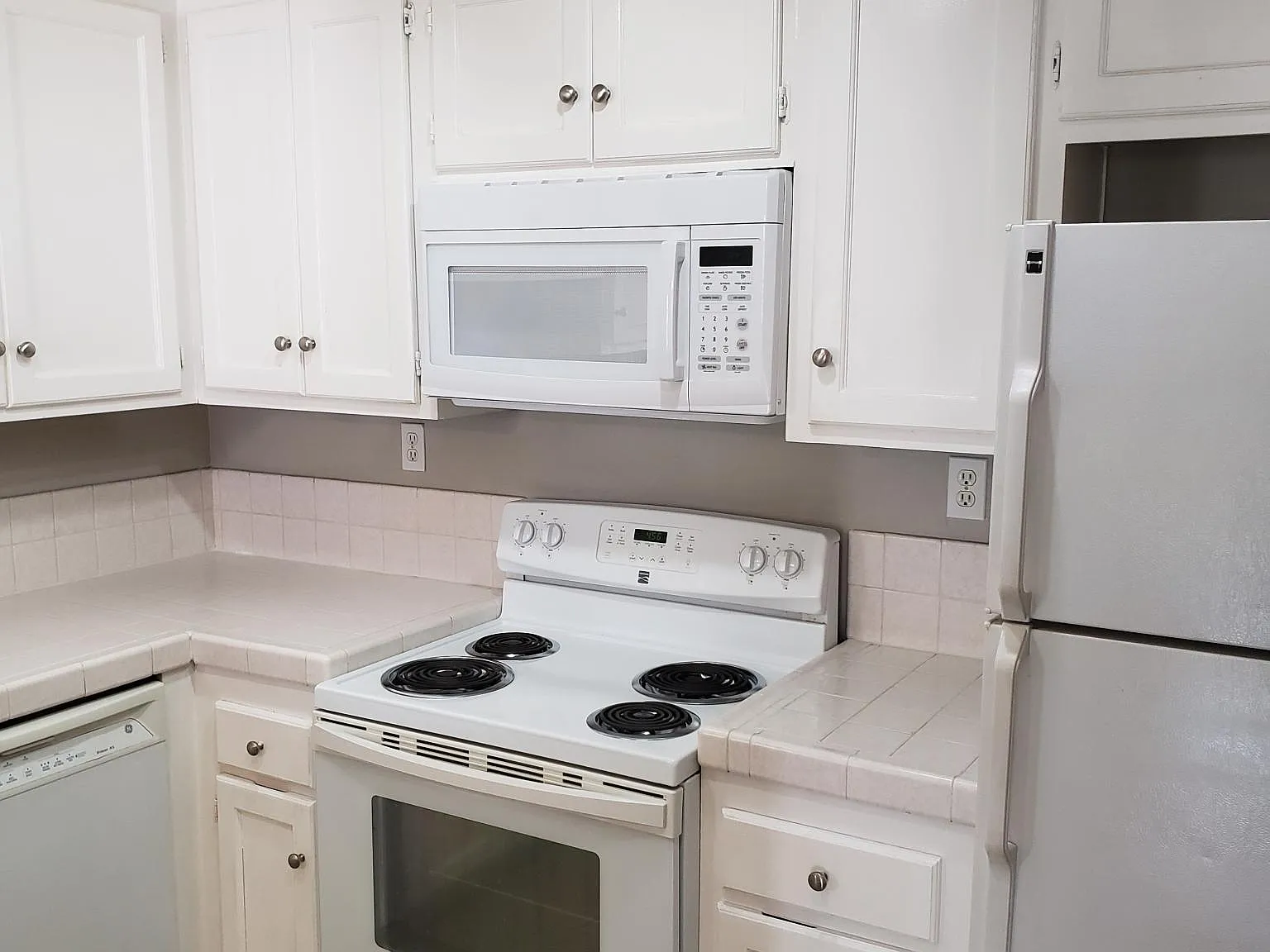 1 bed, 1.5 bath, 914 sqft, $2,800 — Photo 3
