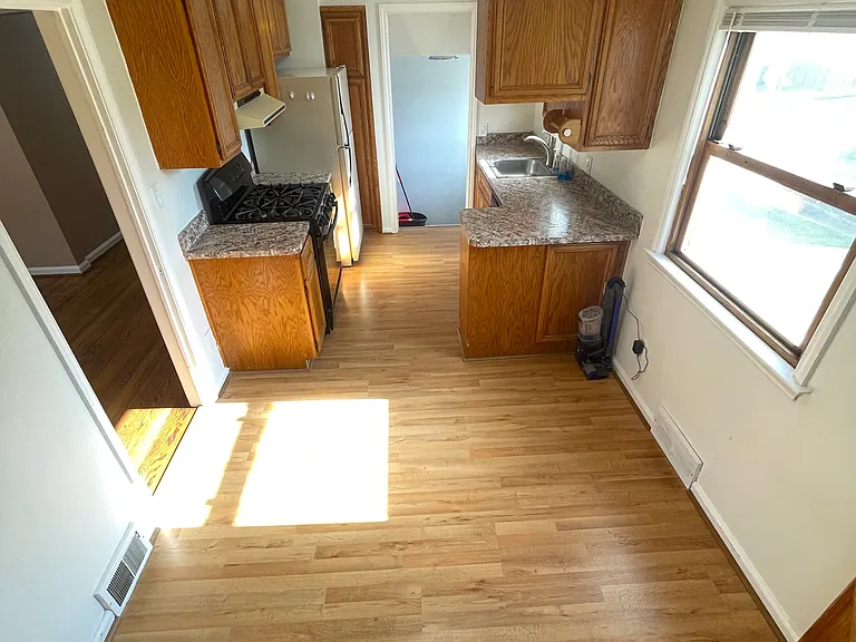 22785 Arlington St — Photo 1
