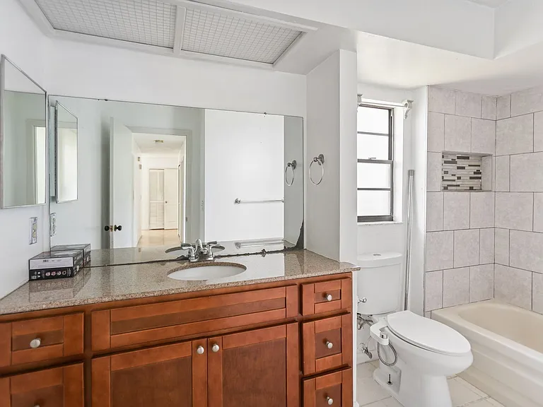 14907 Coldwater Ln — Photo 19