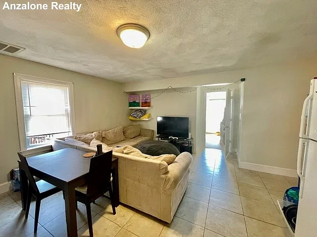 10 Harris St #3 — Photo 17