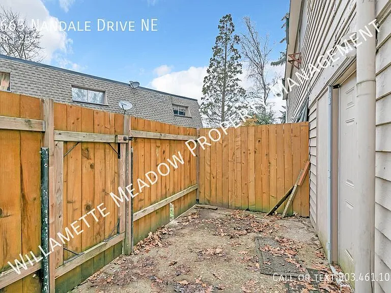 4665 Nandale Dr NE — Photo 22
