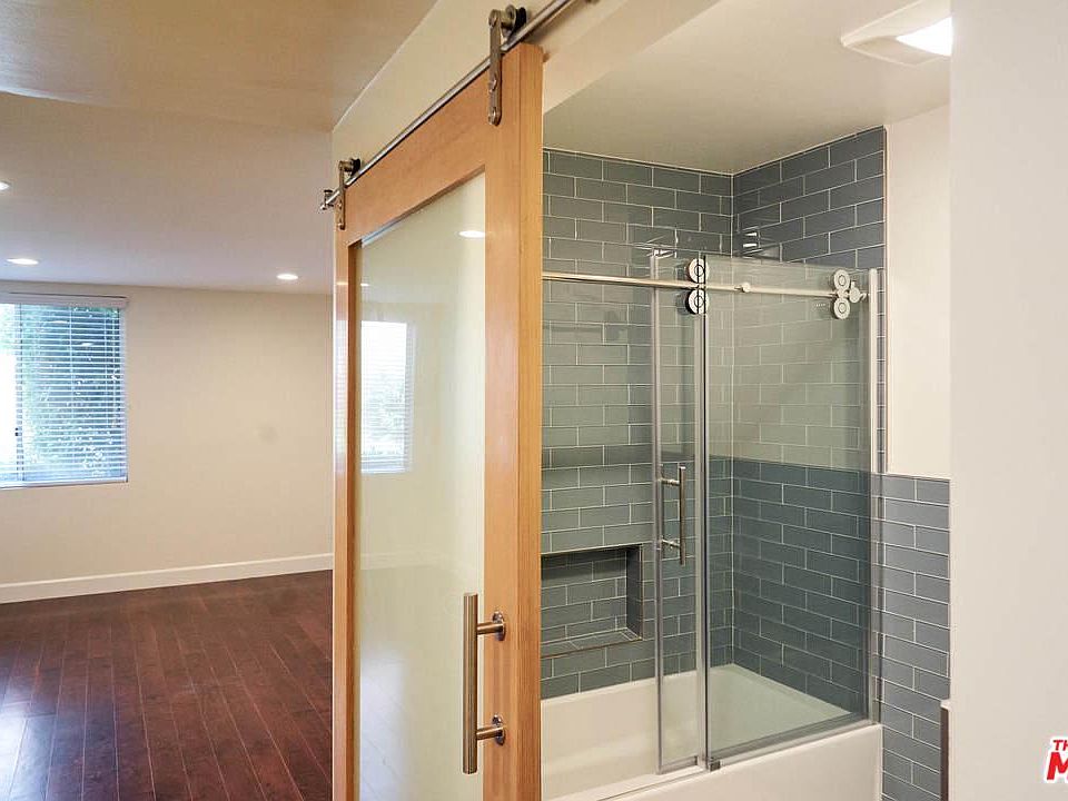 1st image of 5301 Balboa Blvd Unit K1