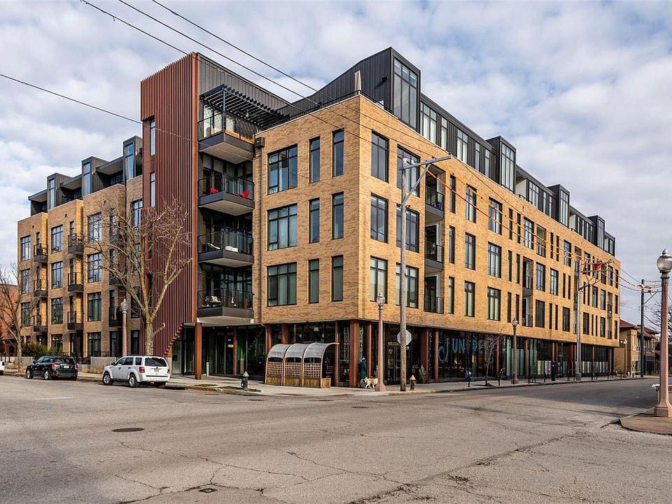 1st image of 4101 Laclede Ave Unit 405