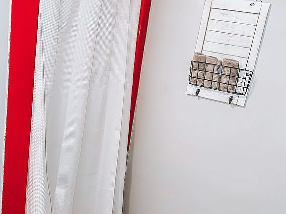 Upstairs shower 