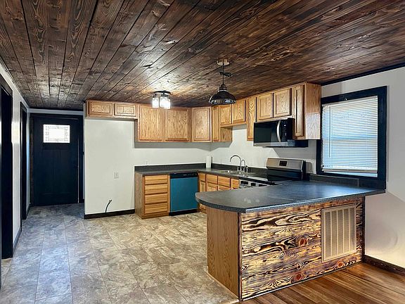 3rd image of 1135 W Cherry Ave