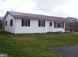 213 Eisenhower Dr, Moorefield, WV 26836