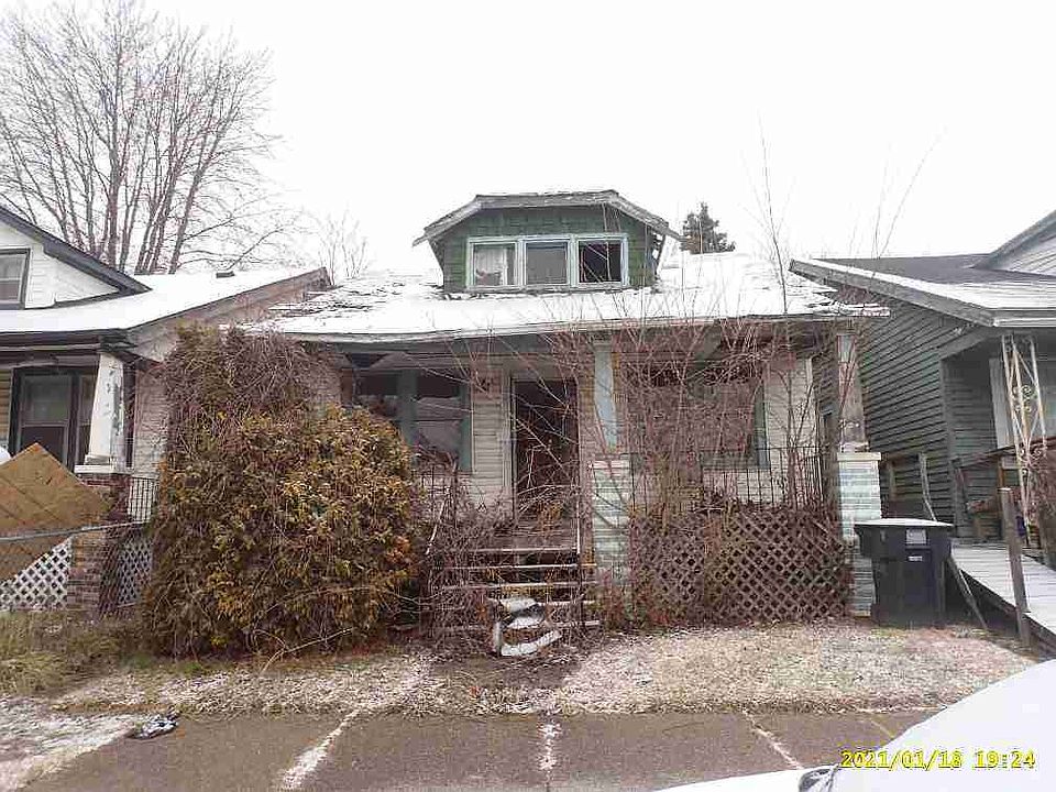 8302 Carbondale