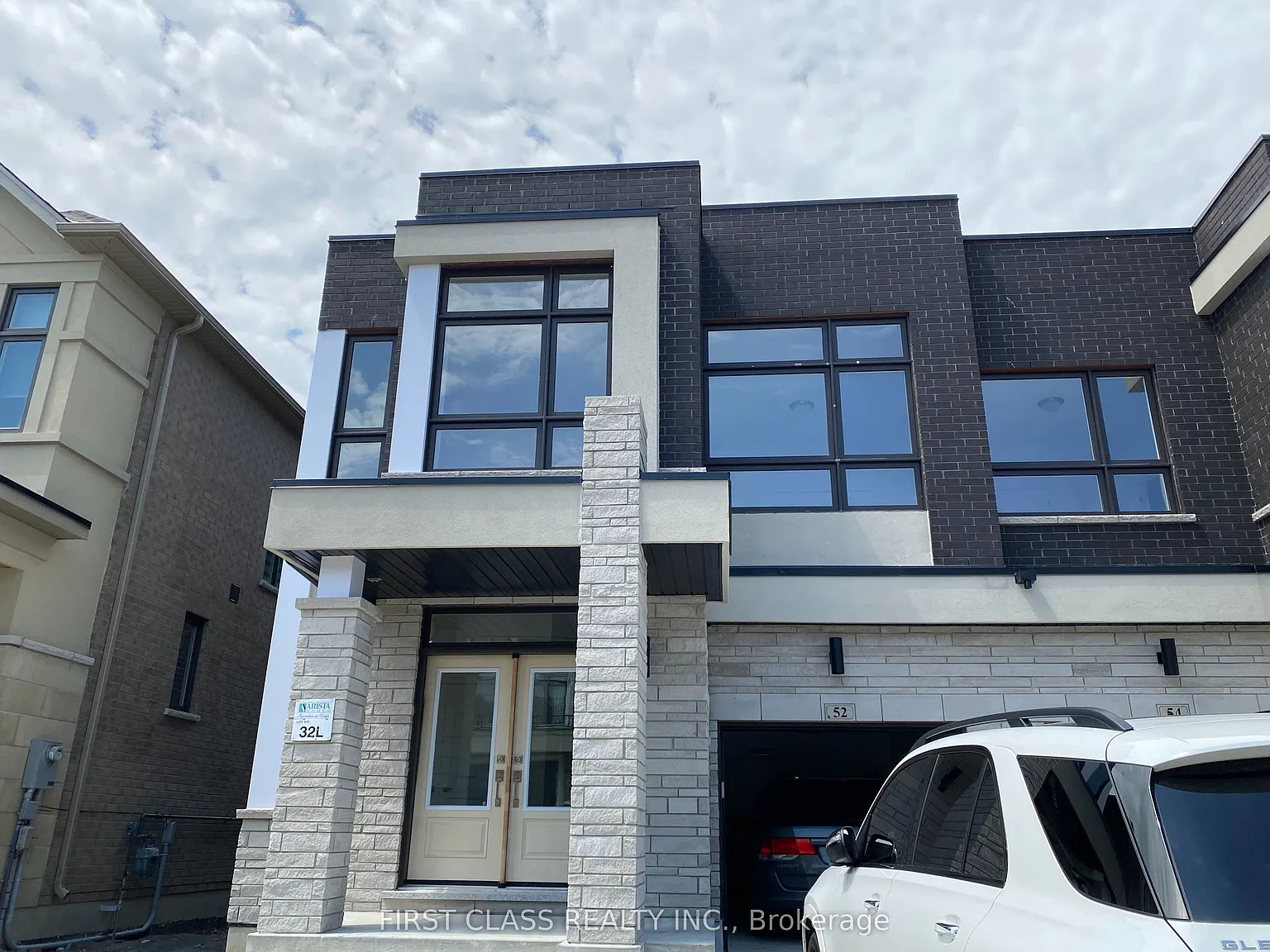4 bed, $3,880 — Photo 1