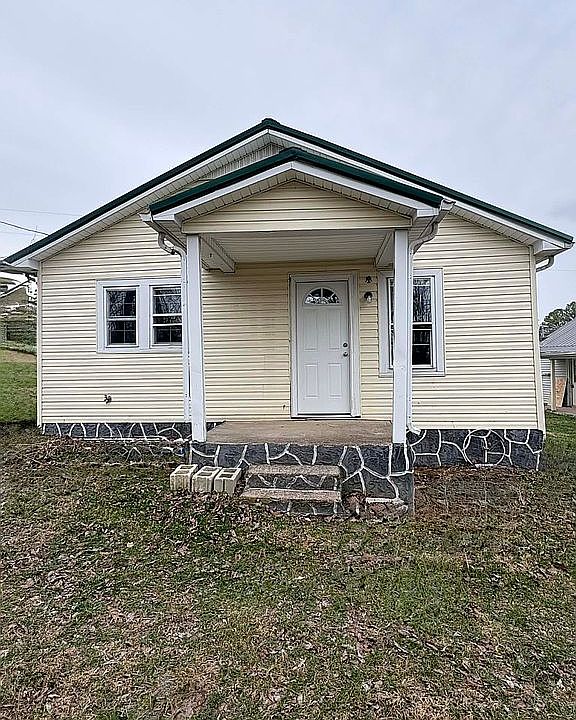 1st image of 608 N 9th St
