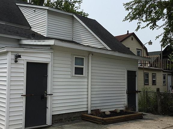 4th image of 1037 E Oakland Ave