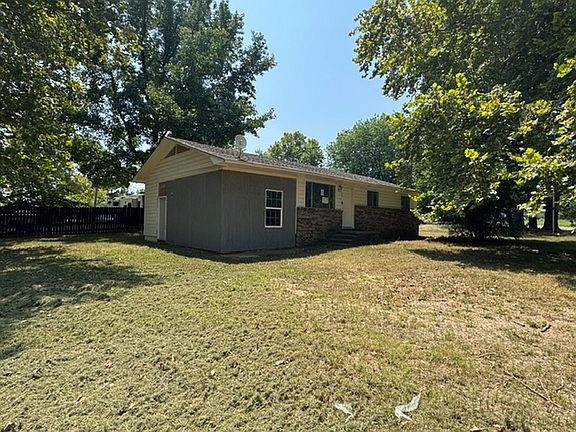 3rd image of 600 S Southerland Rd