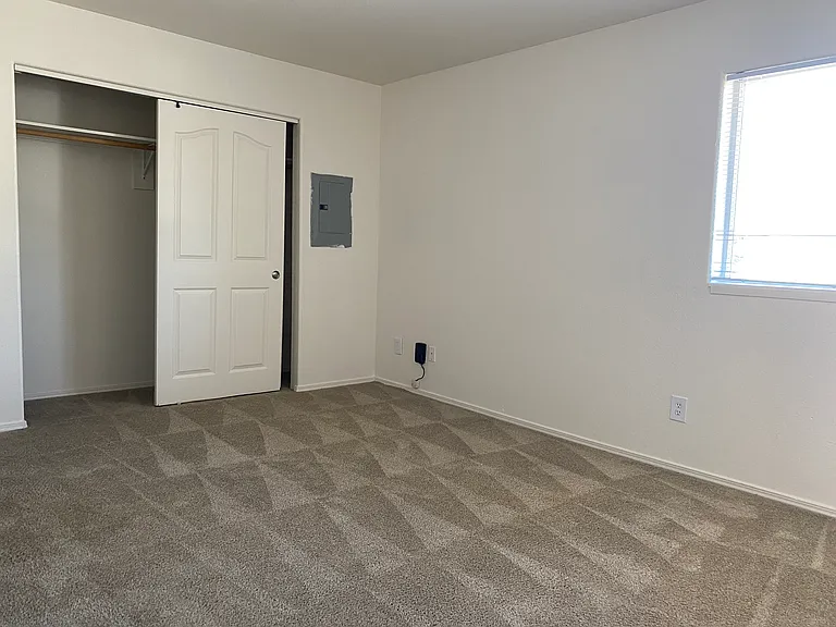 Creekview Apartments — Photo 14