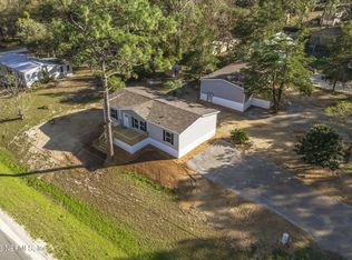 300 Deer Run Rd, Satsuma, FL 32189