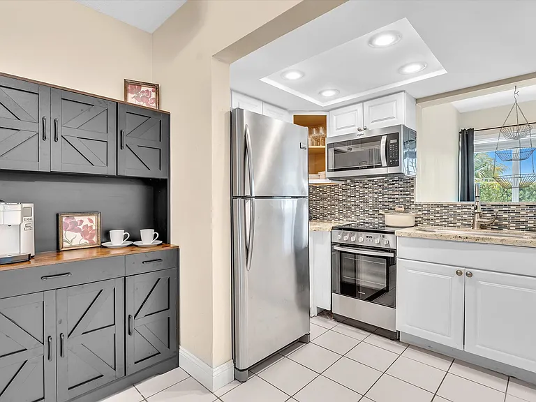 461 SE 19th Ave #B — Photo 16