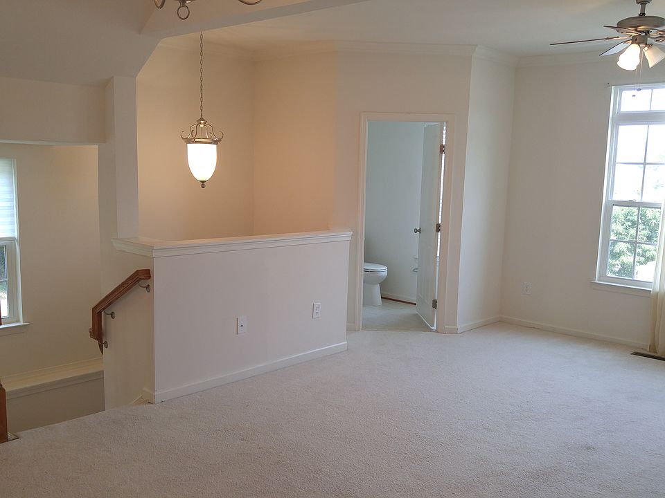 Large 2nd floor living room off the kitchen.