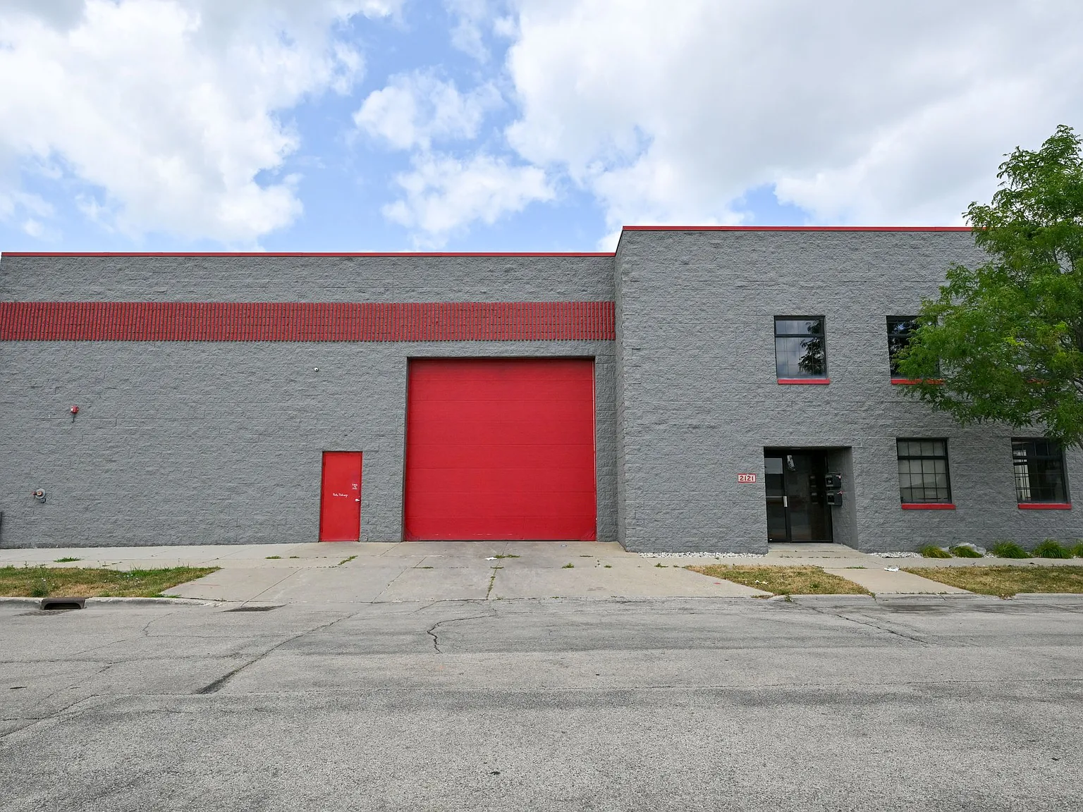 6500 sq ft. Mixed-Use Commercial Space — Photo 2