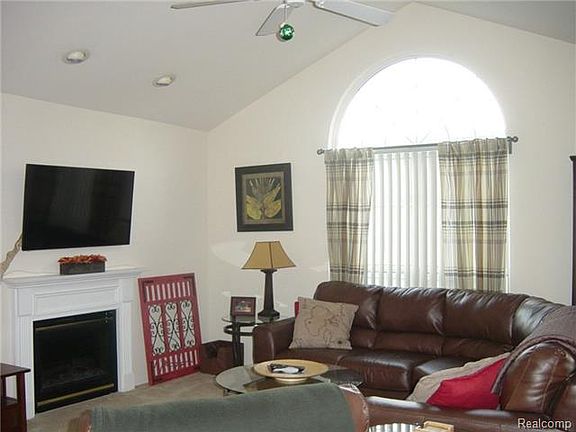 5th image of 23200 Chesapeake Cir #1