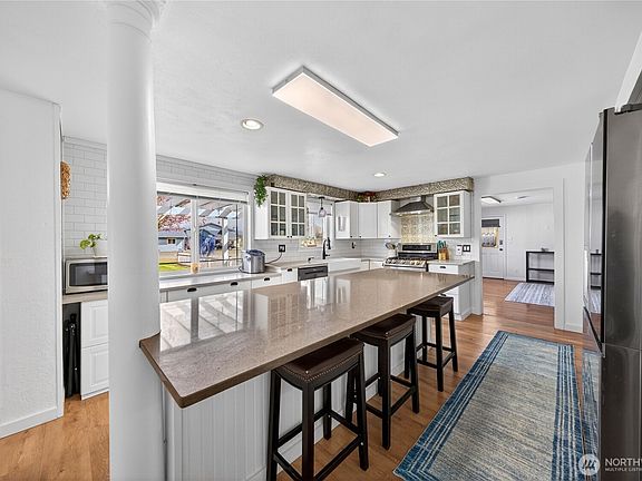 4th image of 14612 Avon Allen Rd