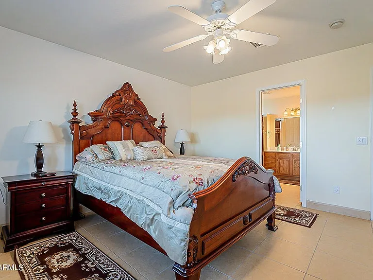 1105 N Cota Ln — Photo 30