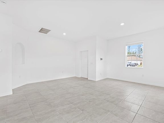 5th image of 2928 NW 27th St