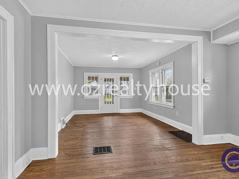 3644 Leybourn Ave — Photo 8