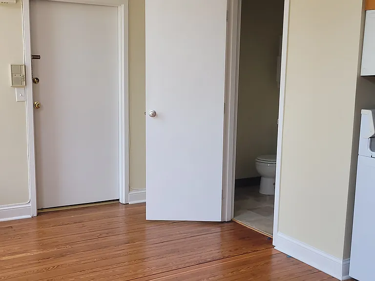 102 Washington St #2 — Photo 3