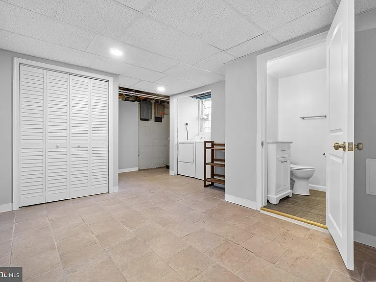 3572 Juneway #1 — Photo 10