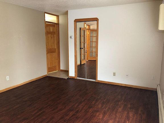 2nd image of 710 5th St SE #202