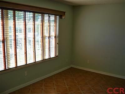 2nd image of 833 E Alvin Ave