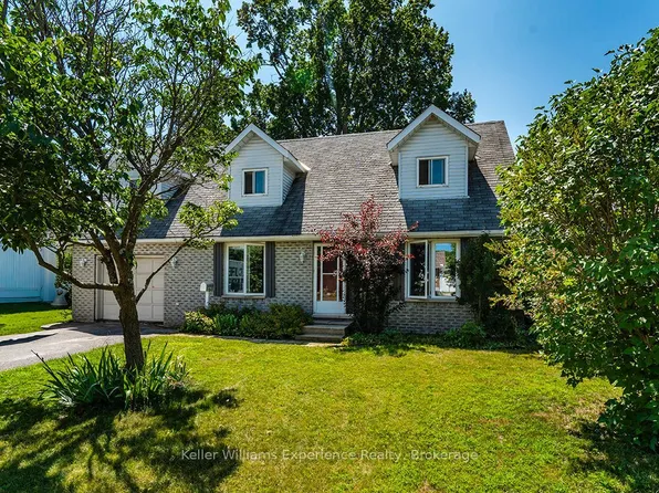 4 Dunlop St, Penetanguishene, ON L9M 1J2
