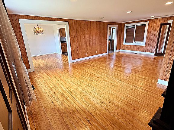 3rd image of 2855 Dillon Rd