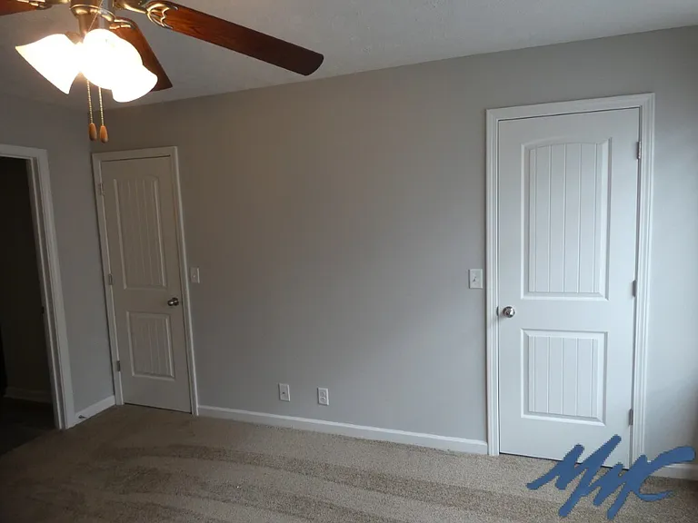 1423 Clydesdale St — Photo 15