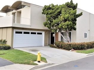 370 Seville Ln, Costa Mesa, CA 92627