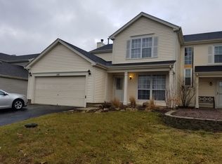 148 Horizon Cir, Carol Stream, IL 60188