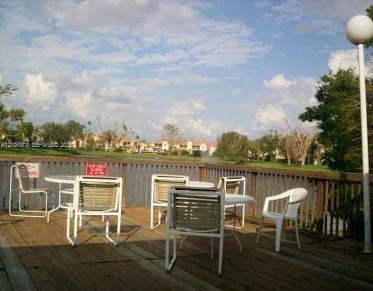 504 Gardens Dr APT 101, photo 5