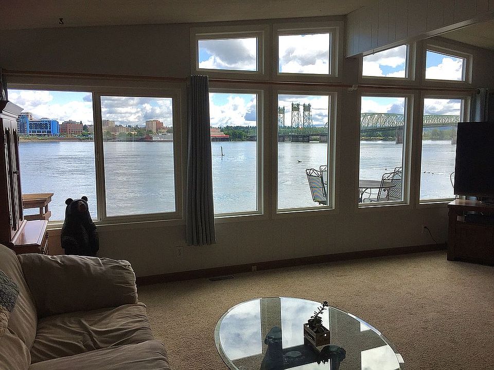 Panoramic Living Room View 