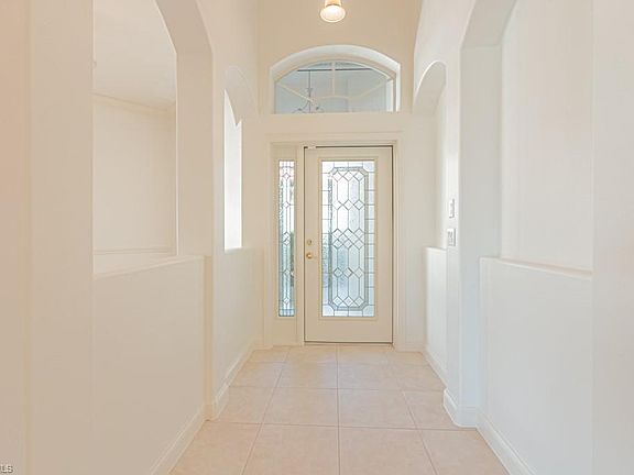 3rd image of 2103 Crestview WAY