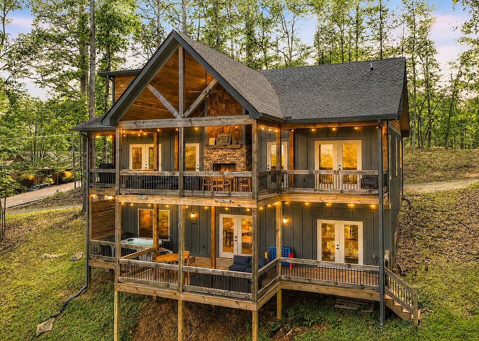 1st image of 518 Mango Ln