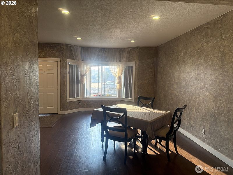 3rd image of 3709 NE 98th Street