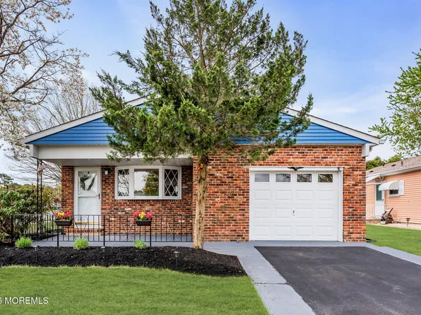 31 Vail Street, Toms River, NJ 08757