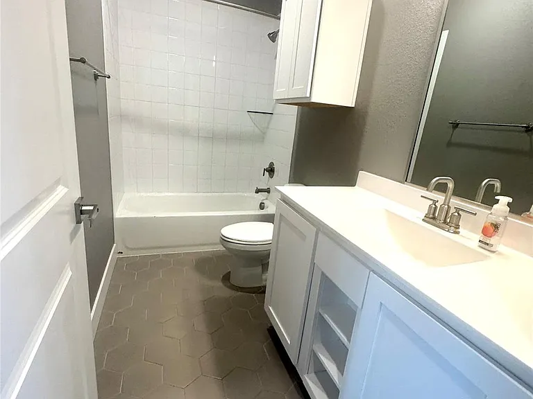 133 Patrick Herndon Dr — Photo 16