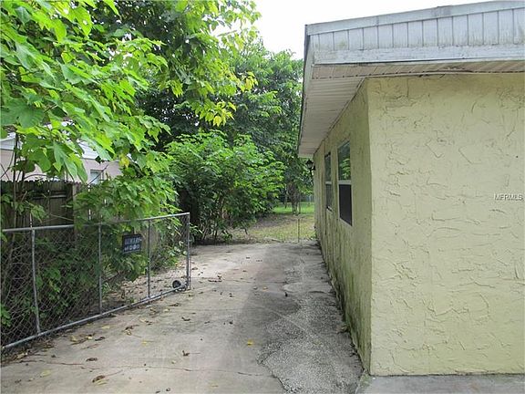 3rd image of 2653 Williston Dr