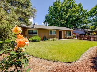 403 C St, Phoenix, OR 97535